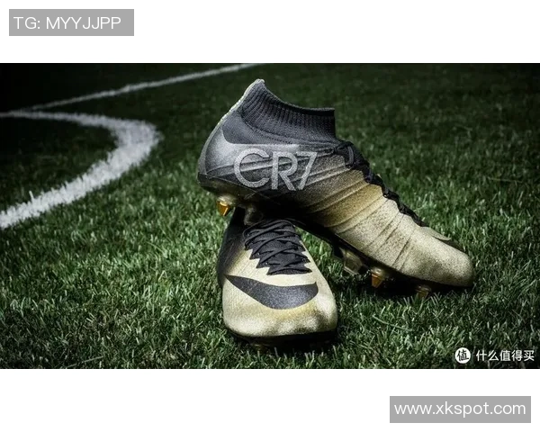 耐克明年将推出金色C罗战靴引发球迷热议