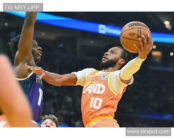 克尼佩尔生涯第800分仅用42场创黄蜂队史新纪录展现惊人稳定性